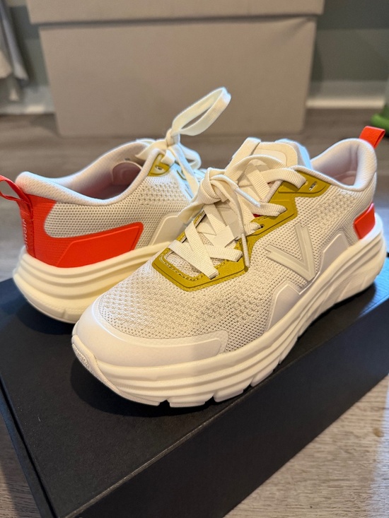 Vionic Shoes - BRAND NEW!!! Vionic sneakers
